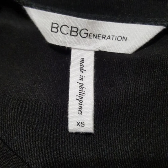 BCBGENERATION | Black Long Sleeve Swing Dress XS - Picture 4 of 4